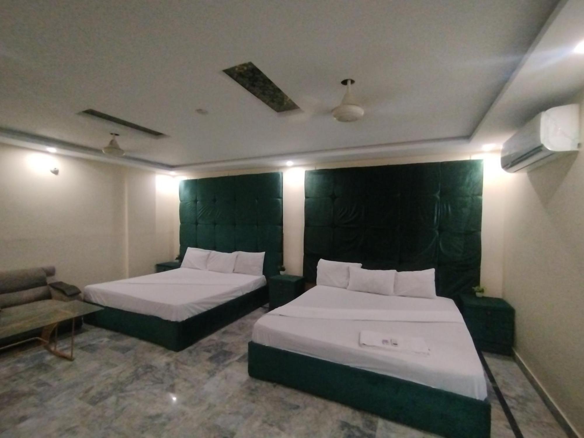 Hotel Crown Plaza, Near Karachi Airport, Darul Sehat Hospital, Dow, Agha Khan And Liaqat Hospital Buitenkant foto