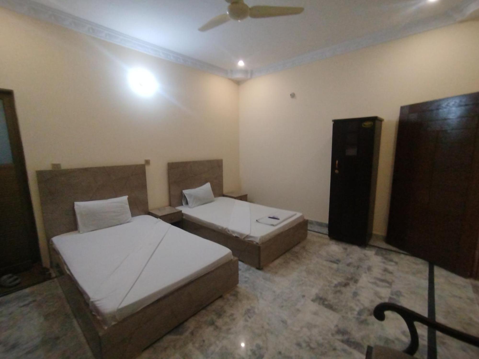 Hotel Crown Plaza, Near Karachi Airport, Darul Sehat Hospital, Dow, Agha Khan And Liaqat Hospital Buitenkant foto