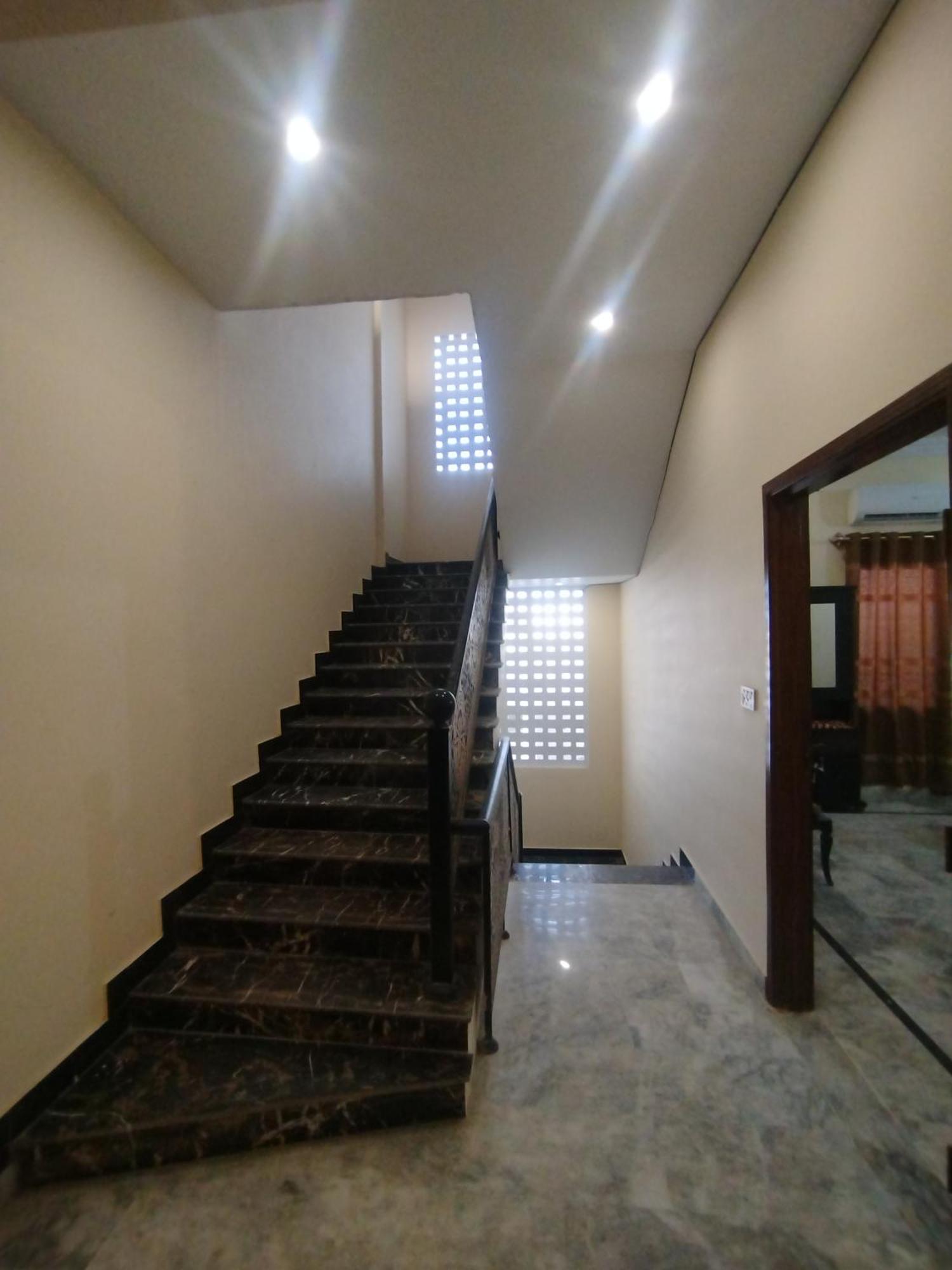 Hotel Crown Plaza, Near Karachi Airport, Darul Sehat Hospital, Dow, Agha Khan And Liaqat Hospital Buitenkant foto
