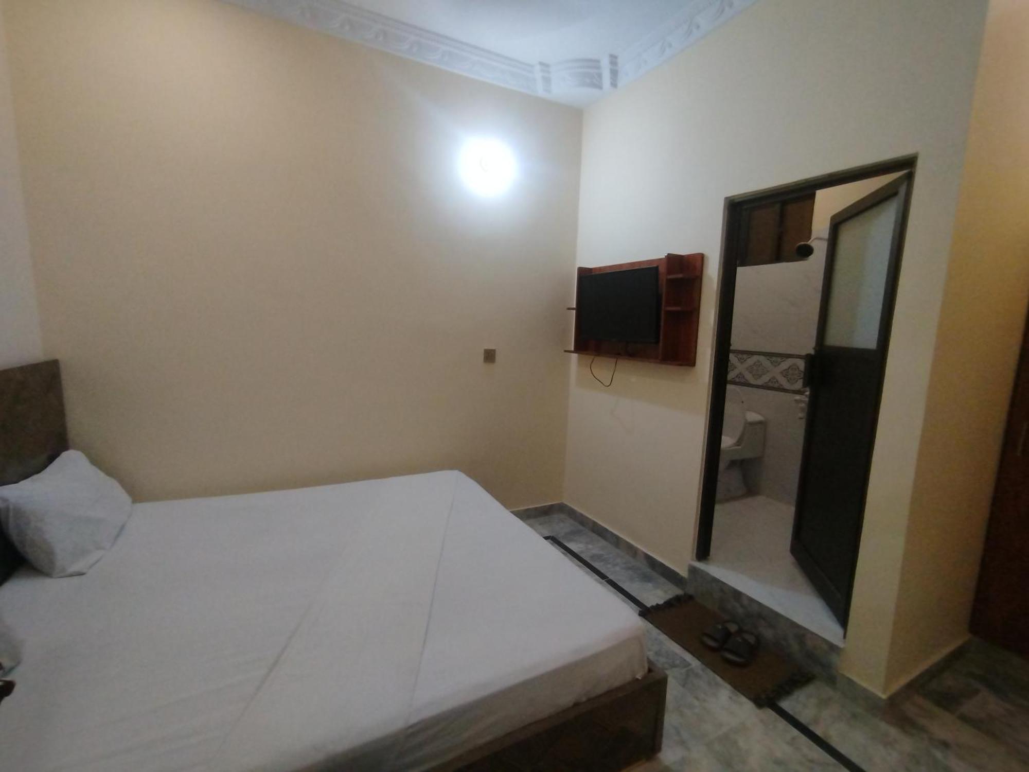 Hotel Crown Plaza, Near Karachi Airport, Darul Sehat Hospital, Dow, Agha Khan And Liaqat Hospital Buitenkant foto